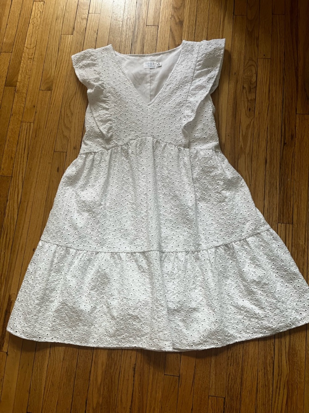Cottagecore White Eyelet Sz M Tiered Mini Dress V-Neck Ruffle Sleeve Graduation